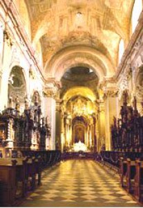 Velehrad, hlavní chrámová loď velehradd.jpg